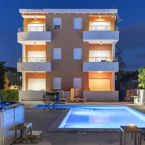  Apartament M & B